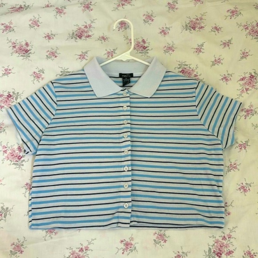 Cute, collared top.
